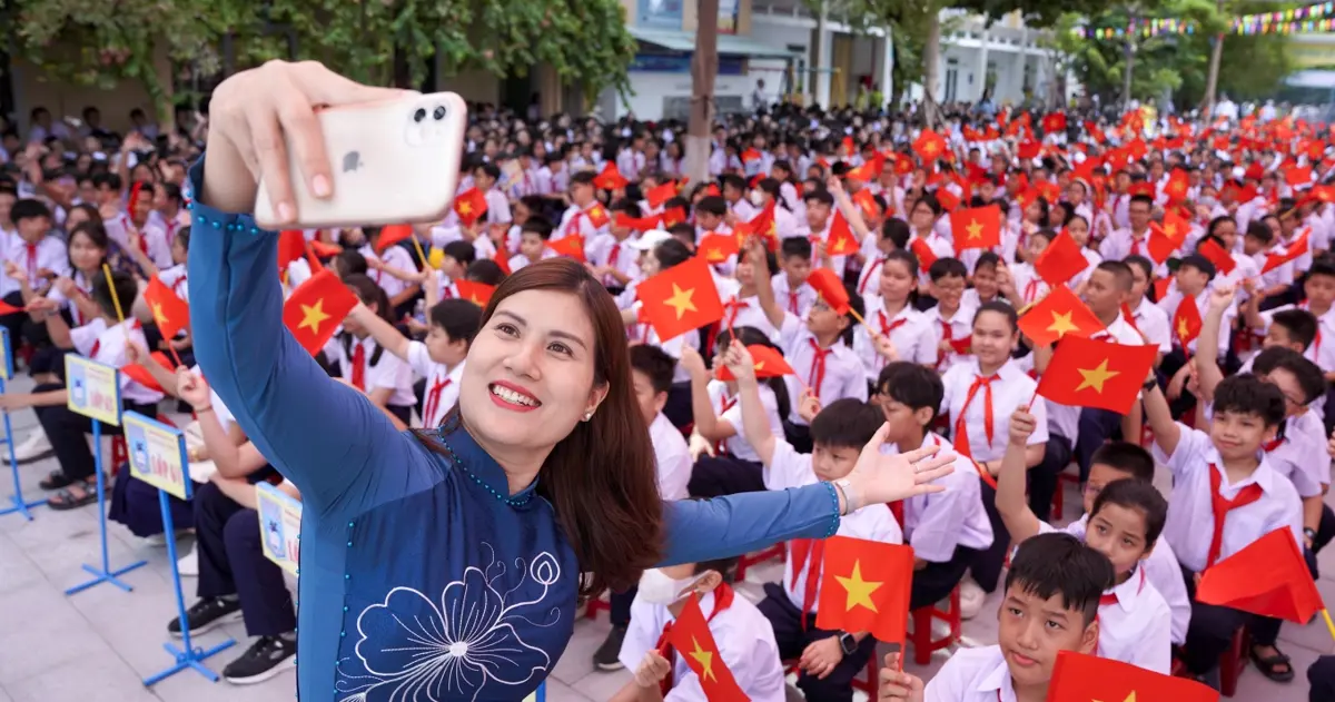 Huy động nghệ sĩ, vận động viên tham gia dạy học ở phổ thông